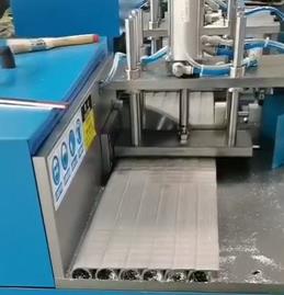 鋁型材下料機(jī)的鋸切速度與什么有關(guān)系？