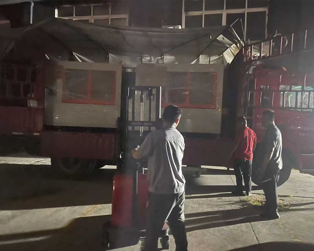 【浙江】?jī)膳_(tái)復(fù)購鋁型材自動(dòng)切割機(jī)，夜色中發(fā)貨走起?。? /></a></dt>
                        <dd>
                            <h3><a href=