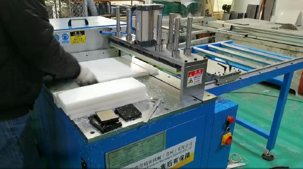一款非常適合切割塑料PVC的型材切割機(jī)，滿(mǎn)足用戶(hù)需求
